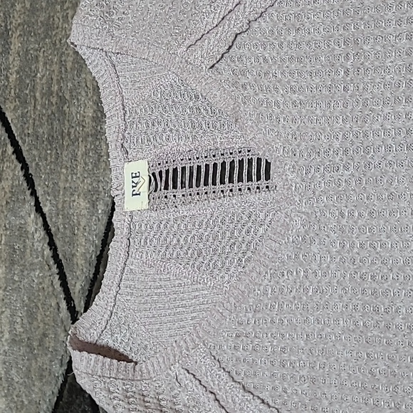 BKE KNIT YARN STITCHING V-NECK PALE LAVENDER DROPTAIL LONG-SLEEVE SHIRT - Picture 2 of 13